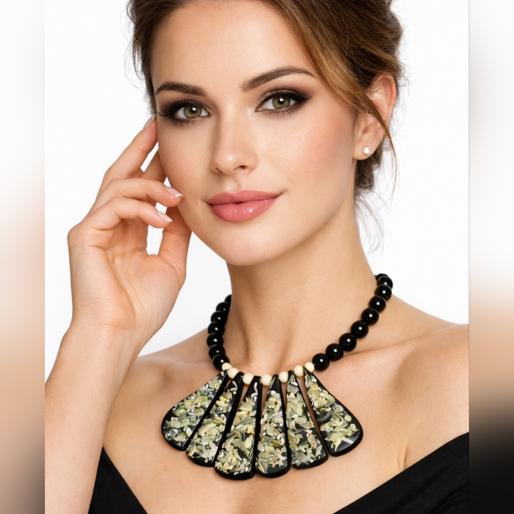 VTG 60 's Lucite encased‎ abalone necklace